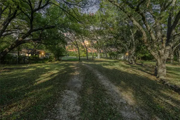 4147 Peak Road, Granbury, TX 76048
