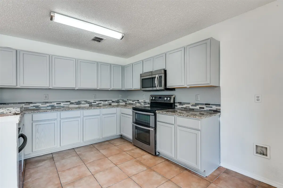 10141 Chapel Rock Drive, Fort Worth, TX 76116 - Image #1