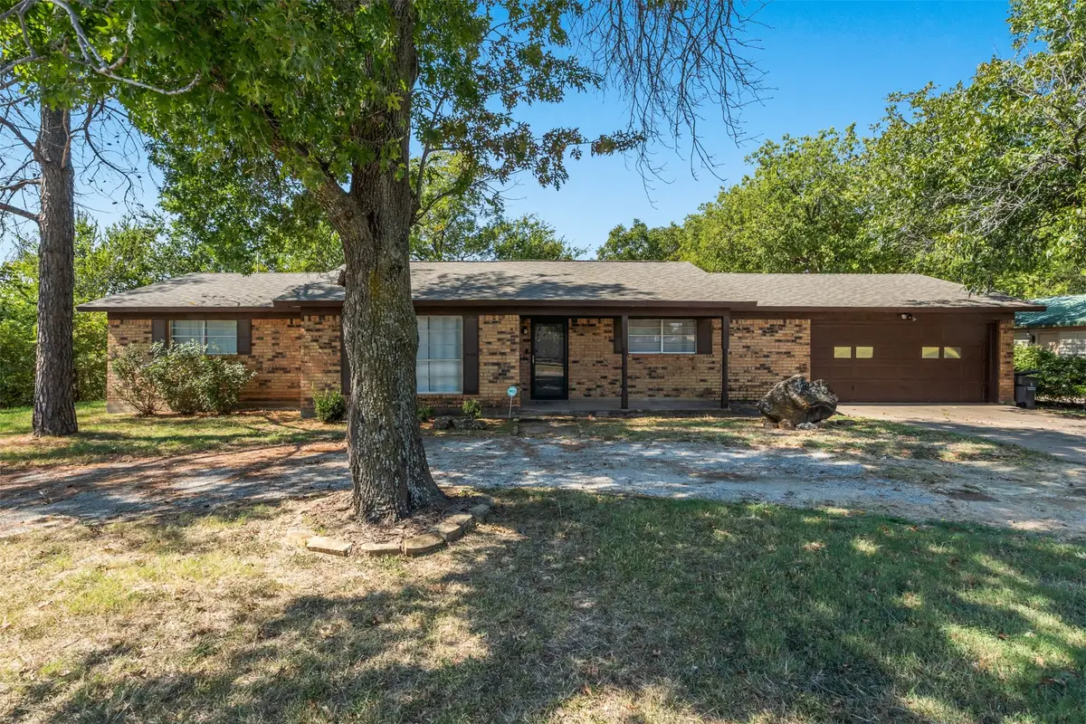 712 Indiana Street, Graham, TX 76450 - Image #1