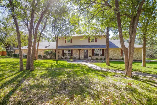 422 Woodcreek Court, Granbury, TX 76049