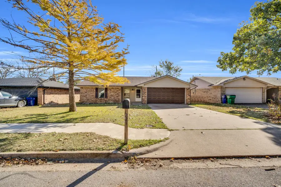 221 N Edgefield Road, Waxahachie, TX 75165 - Image #2