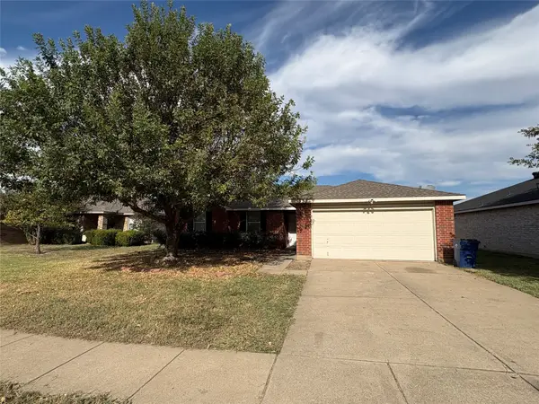 325 Indian Blanket Drive, Burleson, TX 76028