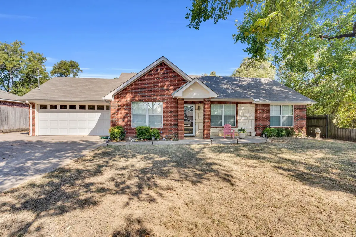 412 W 3rd Street, Kennedale, TX 76060 - Image #1