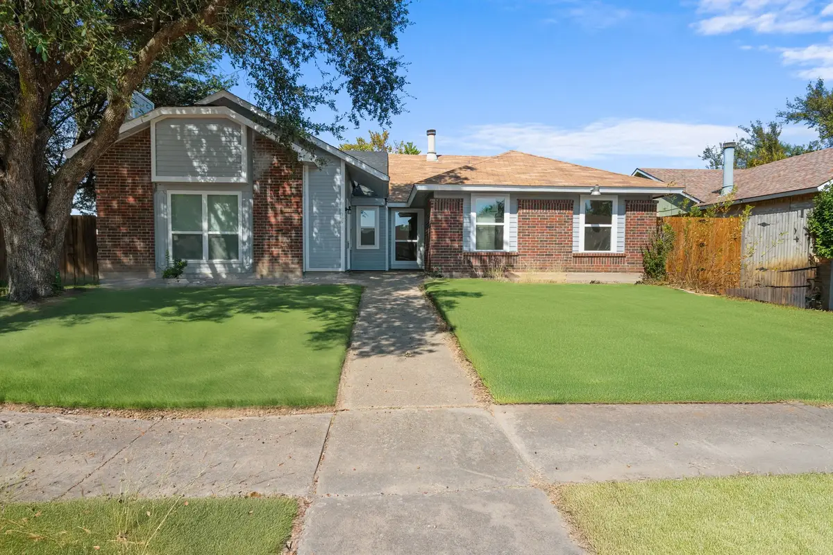 404 Dollins Street, Cedar Hill, TX 75104 - Image #1