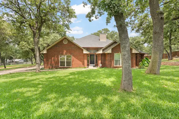 117 William Wallace Drive, Burleson, TX 76028