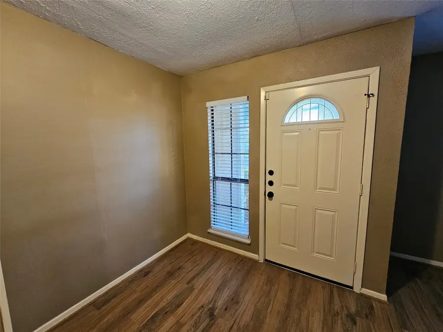 801 Wood Glen, Desoto, TX 75115 - Image #2