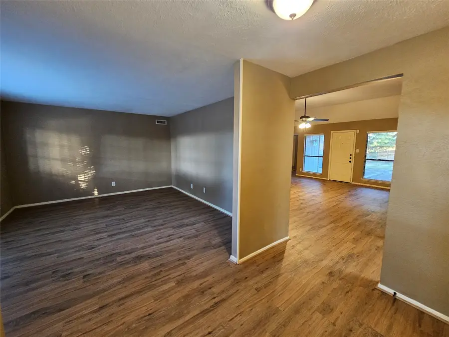 801 Wood Glen, Desoto, TX 75115 - Image #3