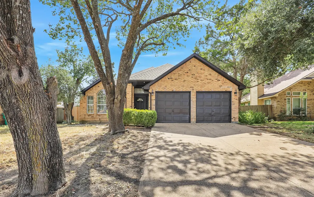 823 Shady Brook Lane, Cedar Hill, TX 75104 - Image #1