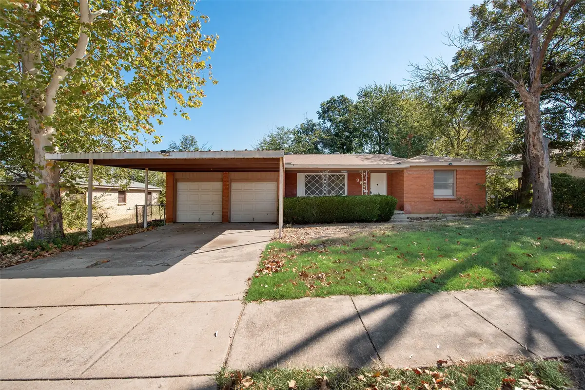 867 Odie Drive, White Settlement, TX 76108 - Image #1