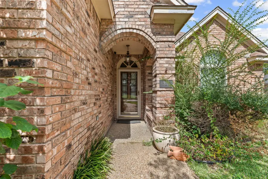 512 Cooper Street, Grand Prairie, TX 75052 - Image #2