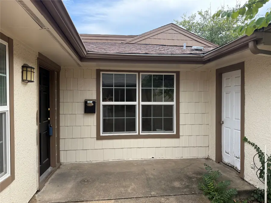 811 Pebble Beach Drive, Garland, TX 75043 - Image #2