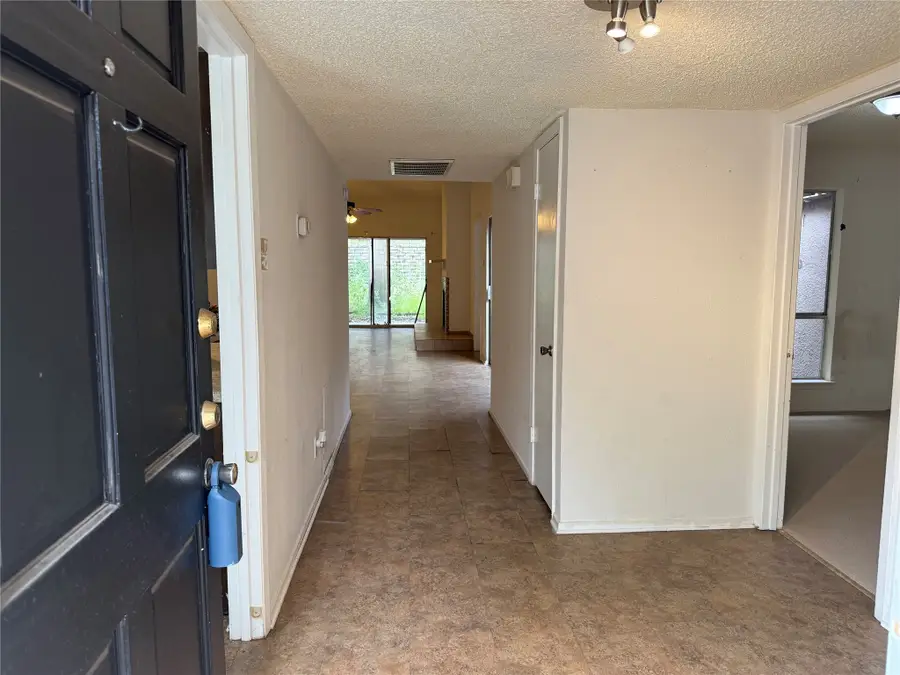 811 Pebble Beach Drive, Garland, TX 75043 - Image #3