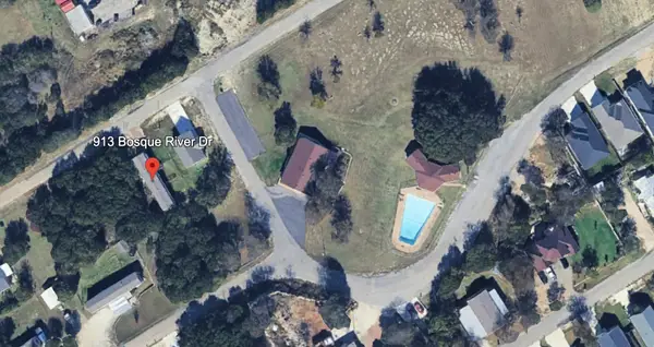 913 Bosque River Drive, Granbury, TX 76048