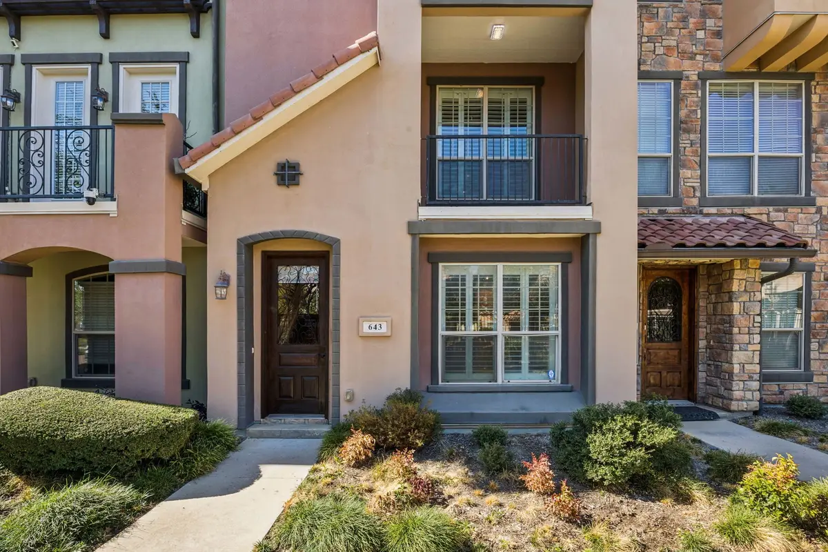 643 Senda, Irving, TX 75039 - Image #1