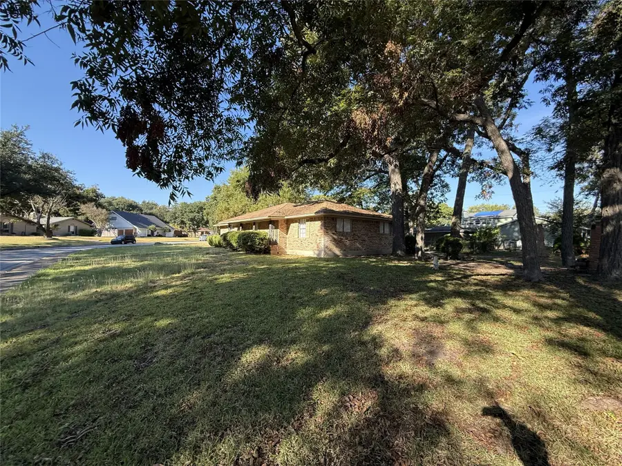 301 Lakewood Drive, Desoto, TX 75115 - Image #3