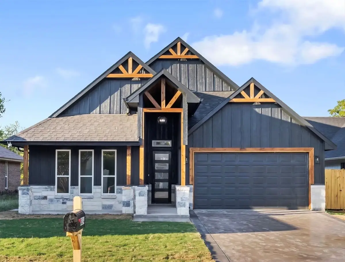 8814 Rockway Street, White Settlement, TX 76108 - Image #1