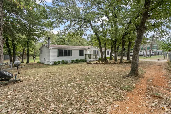 309 Forestwood Drive, Alvarado, TX 76009