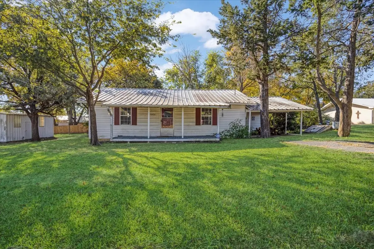 1068 Hillcrest Circle, Gordonville, TX 76245 - Image #1