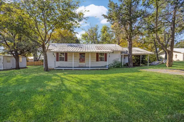 1068 Hillcrest Circle, Gordonville, TX 76245