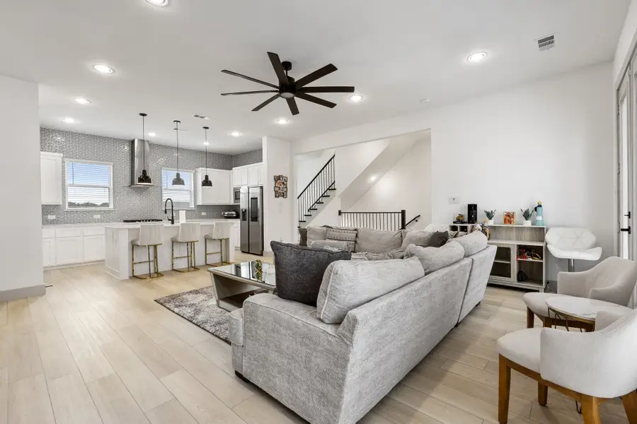 2635 Carmelita Street, Dallas, TX 75212 - Image #2