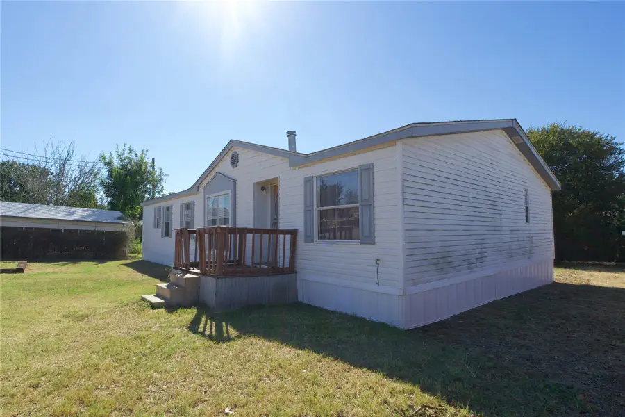 1207 Grayson Street, Nocona, TX 76255 - Image #3