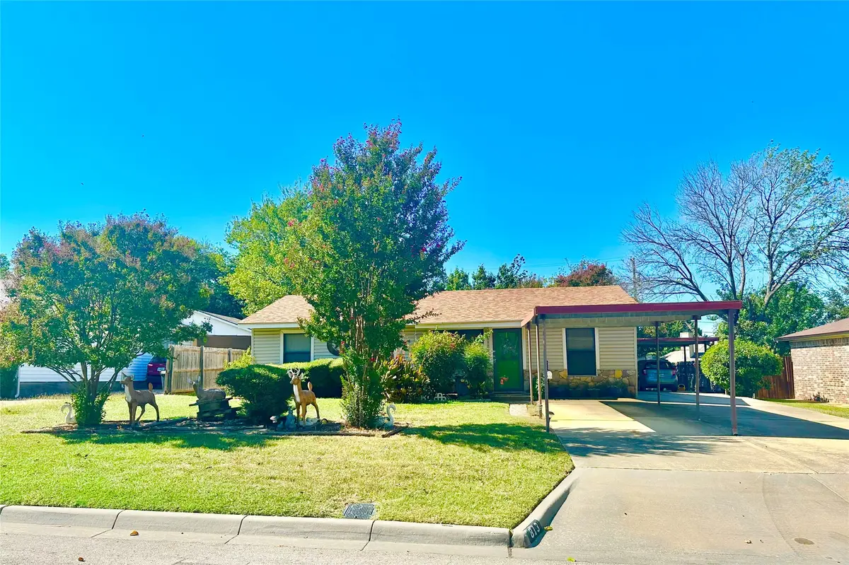 813 Mullins, Lewisville, TX 75057 - Image #1