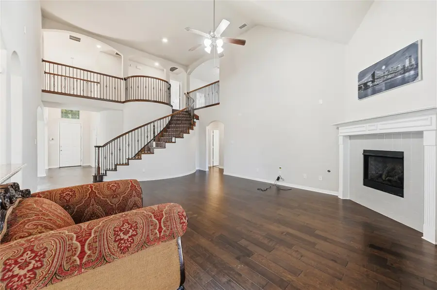 912 Foxtail Drive, Mansfield, TX 76063 - Image #3