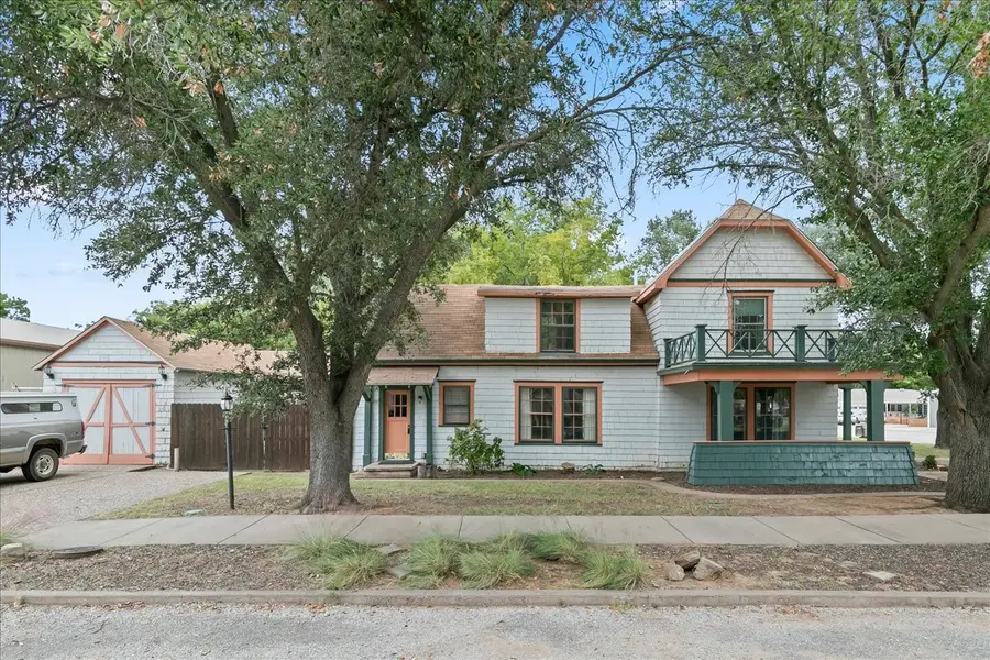 103 N Crockett Street, Henrietta, TX 76365 - Image #2