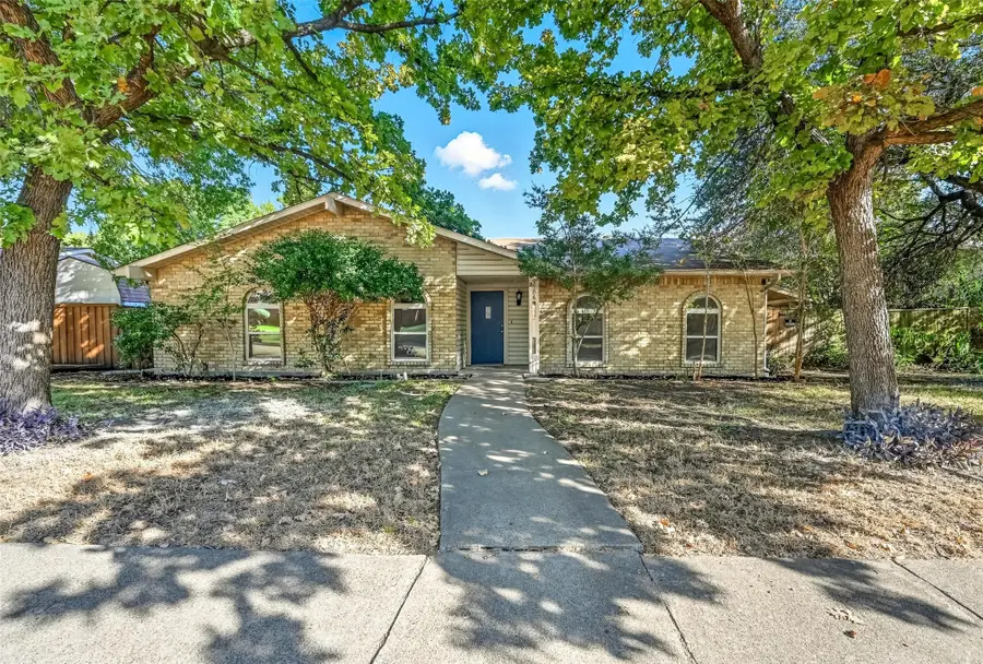 2106 Butterfield Trail, Grand Prairie, TX 75052 - Image #2