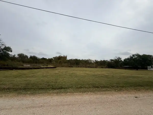 368 S Chambers Avenue, Emhouse, TX 75110