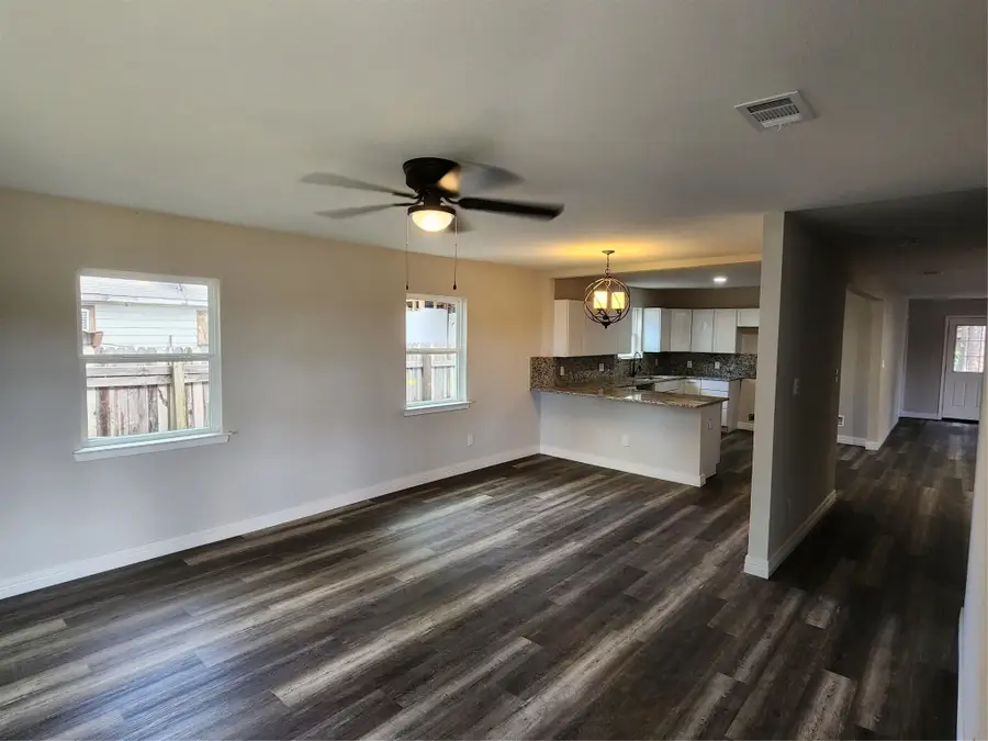 810 N Jester Avenue, Dallas, TX 75211 - Image #3