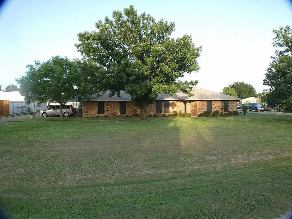 122 Stagecoach Drive, Red Oak, TX 75154 - Image #1