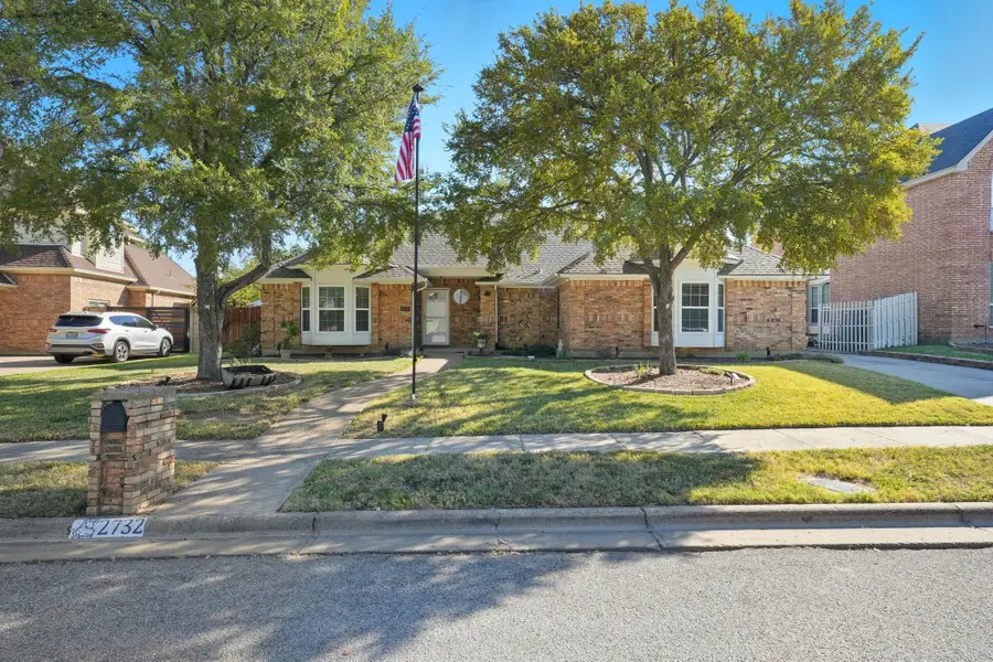 2732 Woodbridge Drive, Hurst, TX 76054 - Image #2