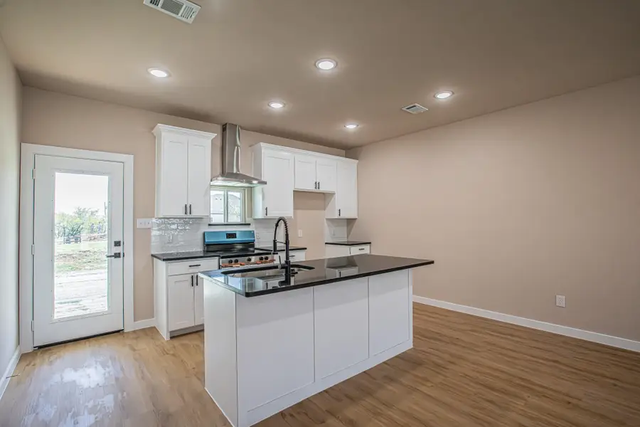 120 Brookview Drive, Bridgeport, TX 76426 - Image #3