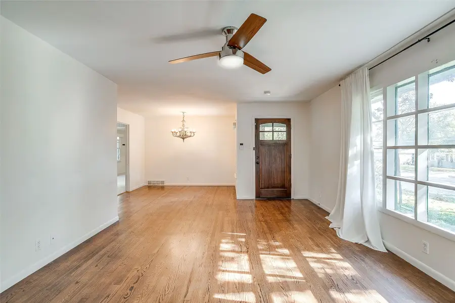 4616 Selkirk Drive, Fort Worth, TX 76109 - Image #3