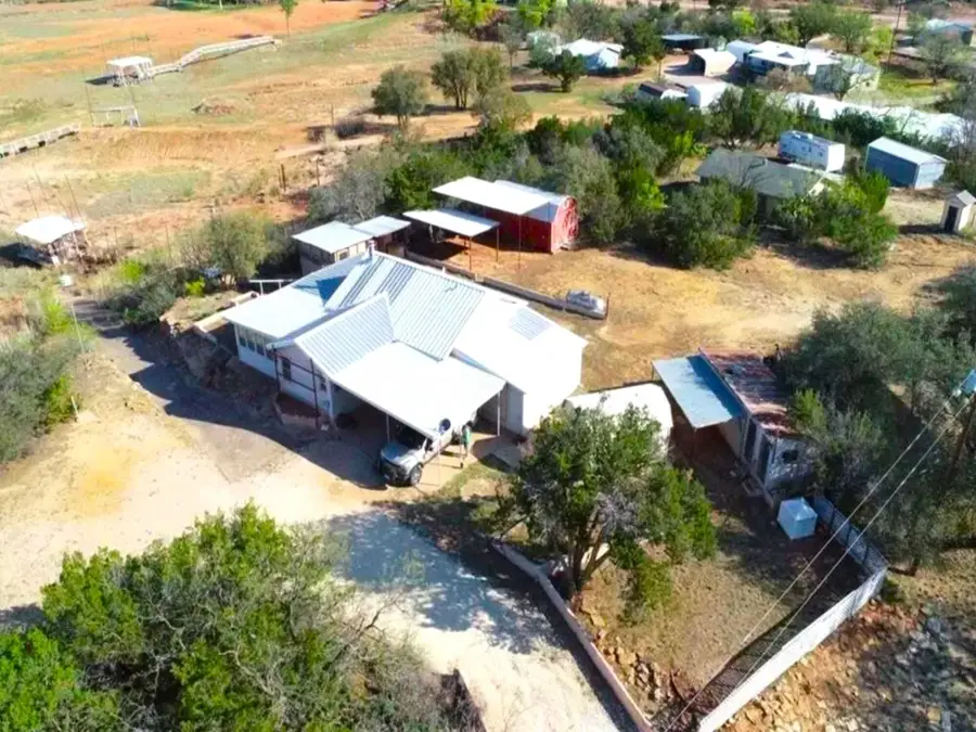 162 Loyd Lane, Blackwell, TX 79506 - Image #2