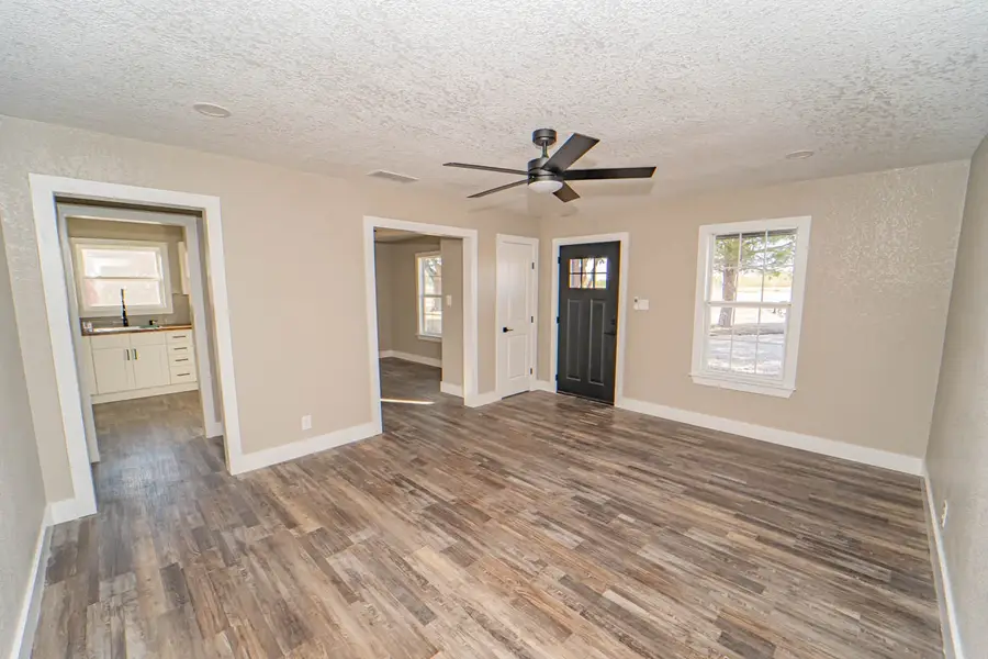 905 W Fifth Street, Breckenridge, TX 76424 - Image #2