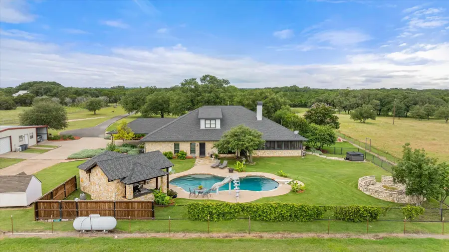 2560 Shady Oaks Circle, Glen Rose, TX 76043 - Image #2