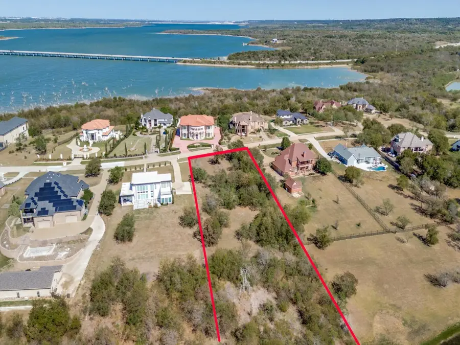 1036 Mallard Pointe Drive, Grand Prairie, TX 75104 - Image #3