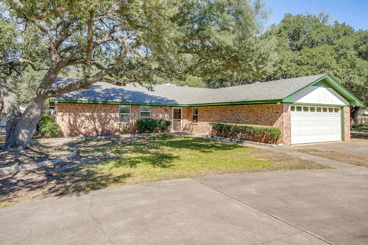 313 De La Cruz Street, Weatherford, TX 76085 - Image #1