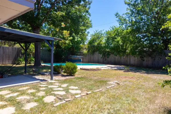 600 Benedict Lane, Arlington, TX 76002