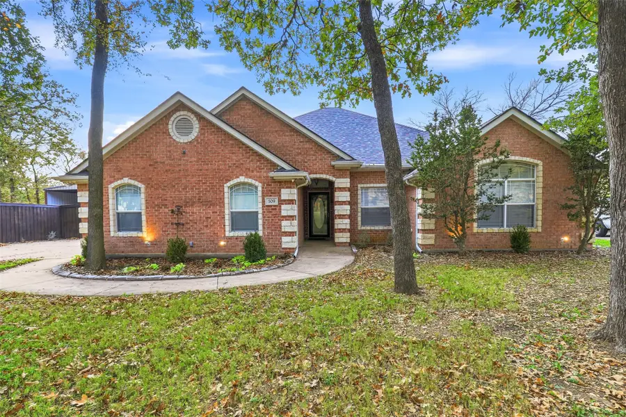 509 Forest Edge Street, Burleson, TX 76028 - Image #2