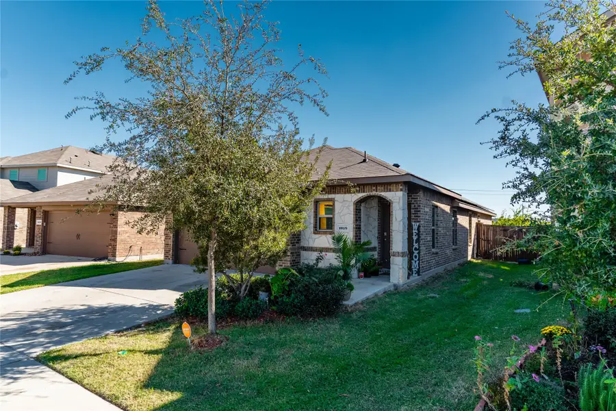 1018 Old Oaks Drive, Forney, TX 75126 - Image #2