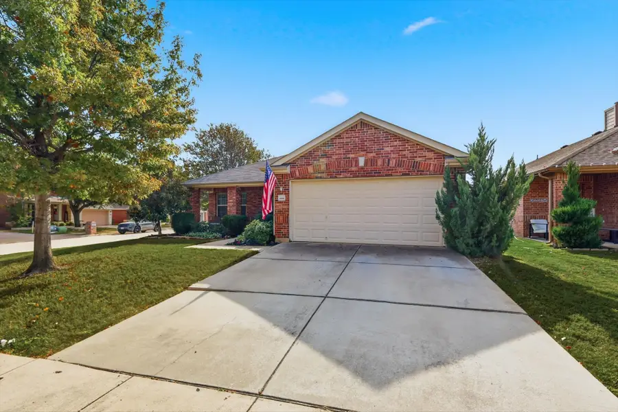 15736 Ringdove Court, Justin Roanoke, TX 76262 - Image #2