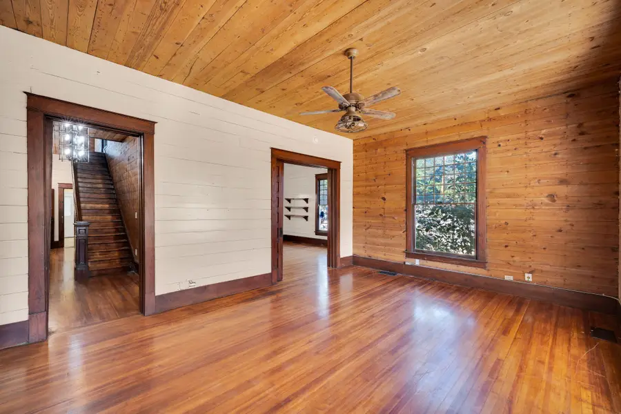 300 S Sparks Street, Alvarado, TX 76009 - Image #2