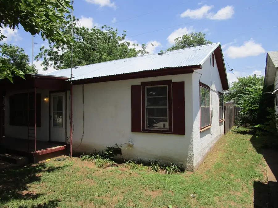 504 N Cedar Street, Seymour, TX 76380 - Image #2