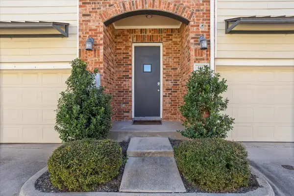 6113 Portrush Drive, Fort Worth, TX 76116