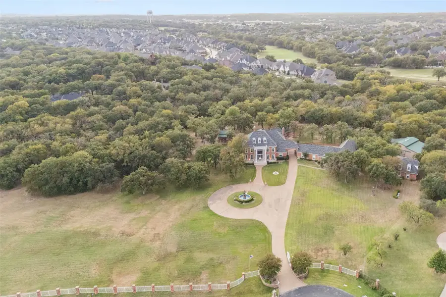 385 Meadow View Drive, Argyle, TX 76226 - Image #2