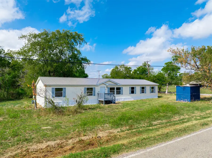 910 Pacific Street E, Honey Grove, TX 75446 - Image #2