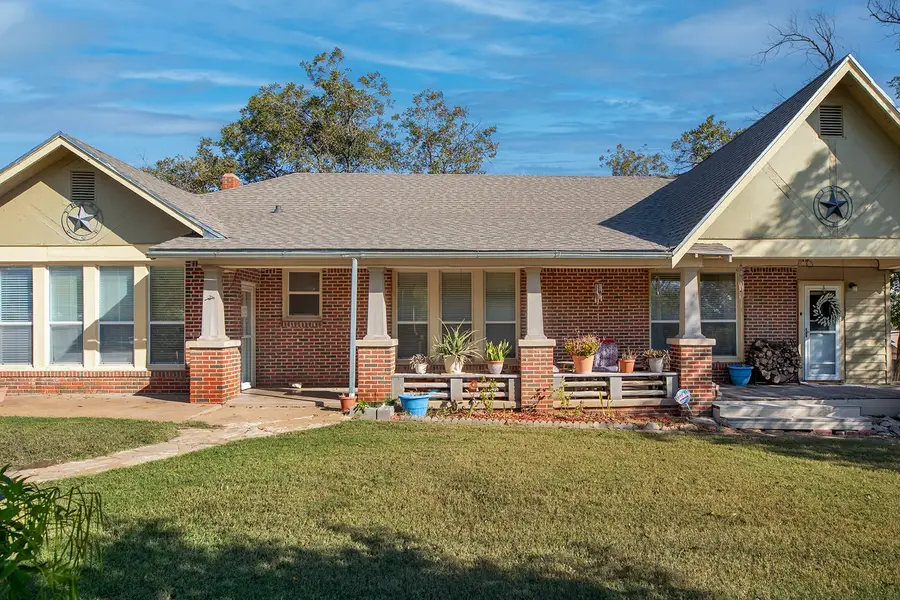 606 S Blackburn Street, Brady, TX 76825 - Image #2